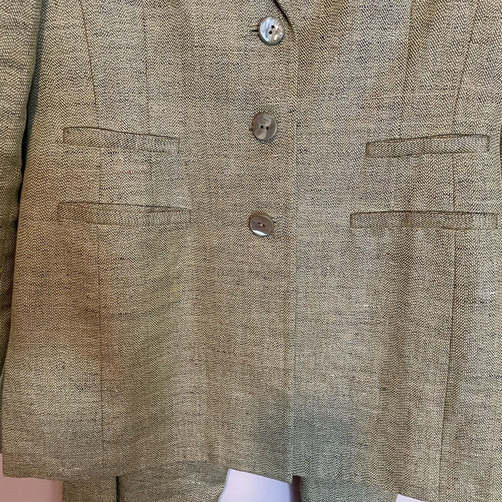 Dana Buchman Linen Olive Green Blazer and Pants Set - Picture 2 of 5